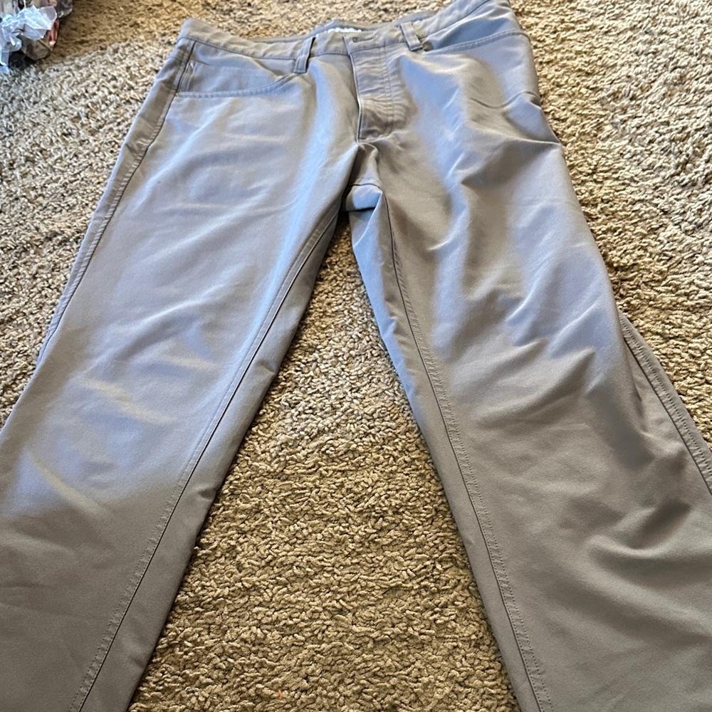 Classic Men's Light Gray Chinos